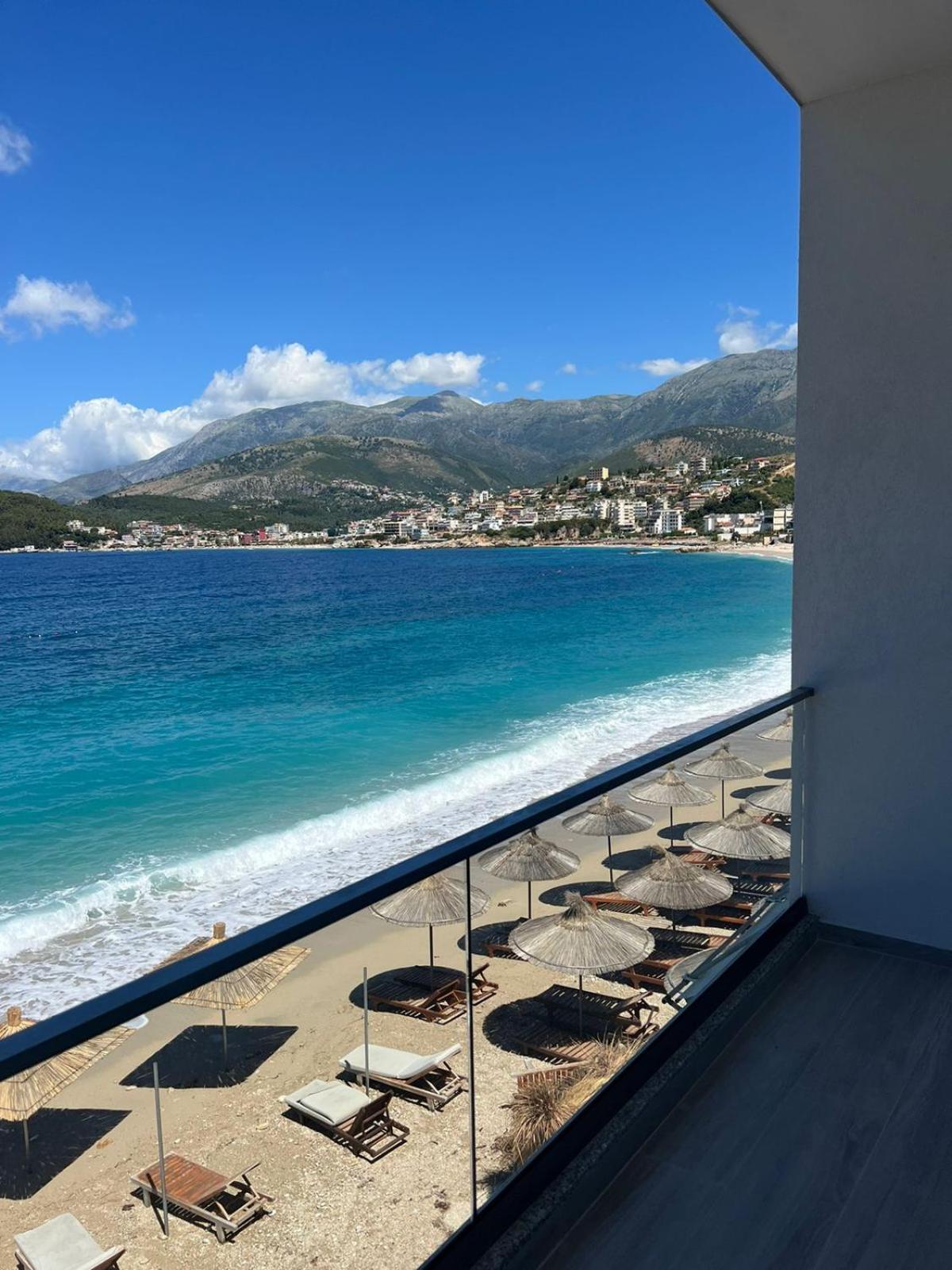 Emily'S Hotel Himare Eksteriør bilde