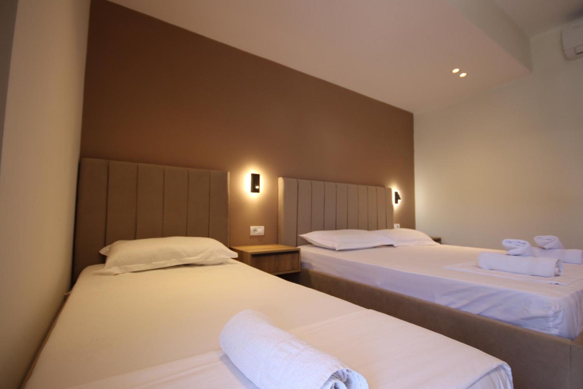 Emily'S Hotel Himare Eksteriør bilde