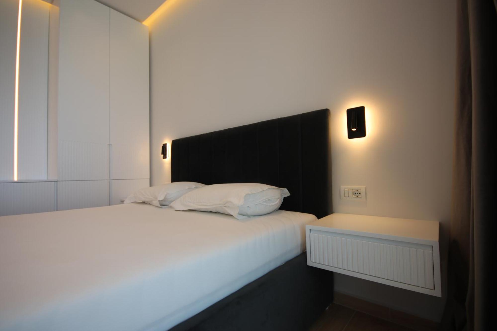 Emily'S Hotel Himare Eksteriør bilde